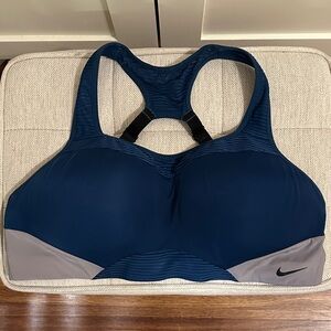 Nike Women's Navy and Gray Sports Bra Size M (A-C Cup)
